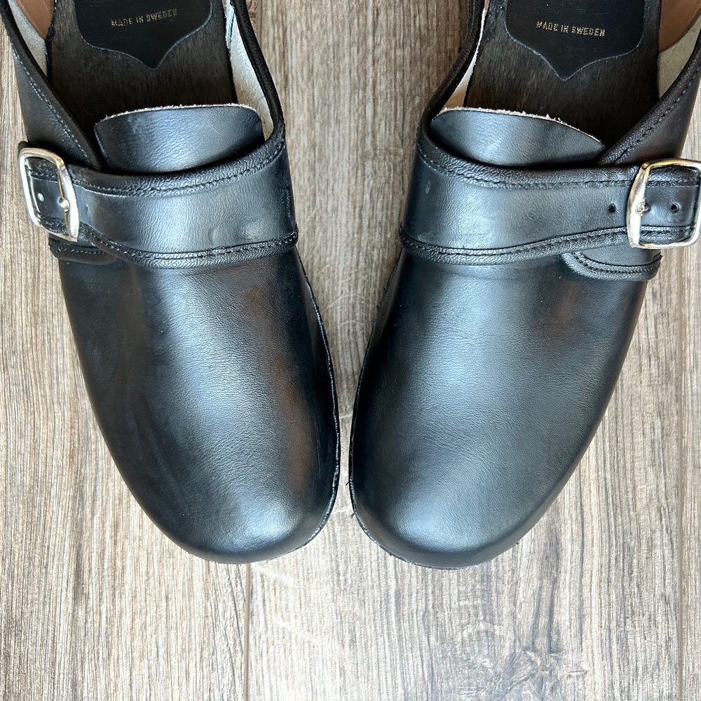 Stylish Black Leather Mules by [Brand] - Picture 3 of 11